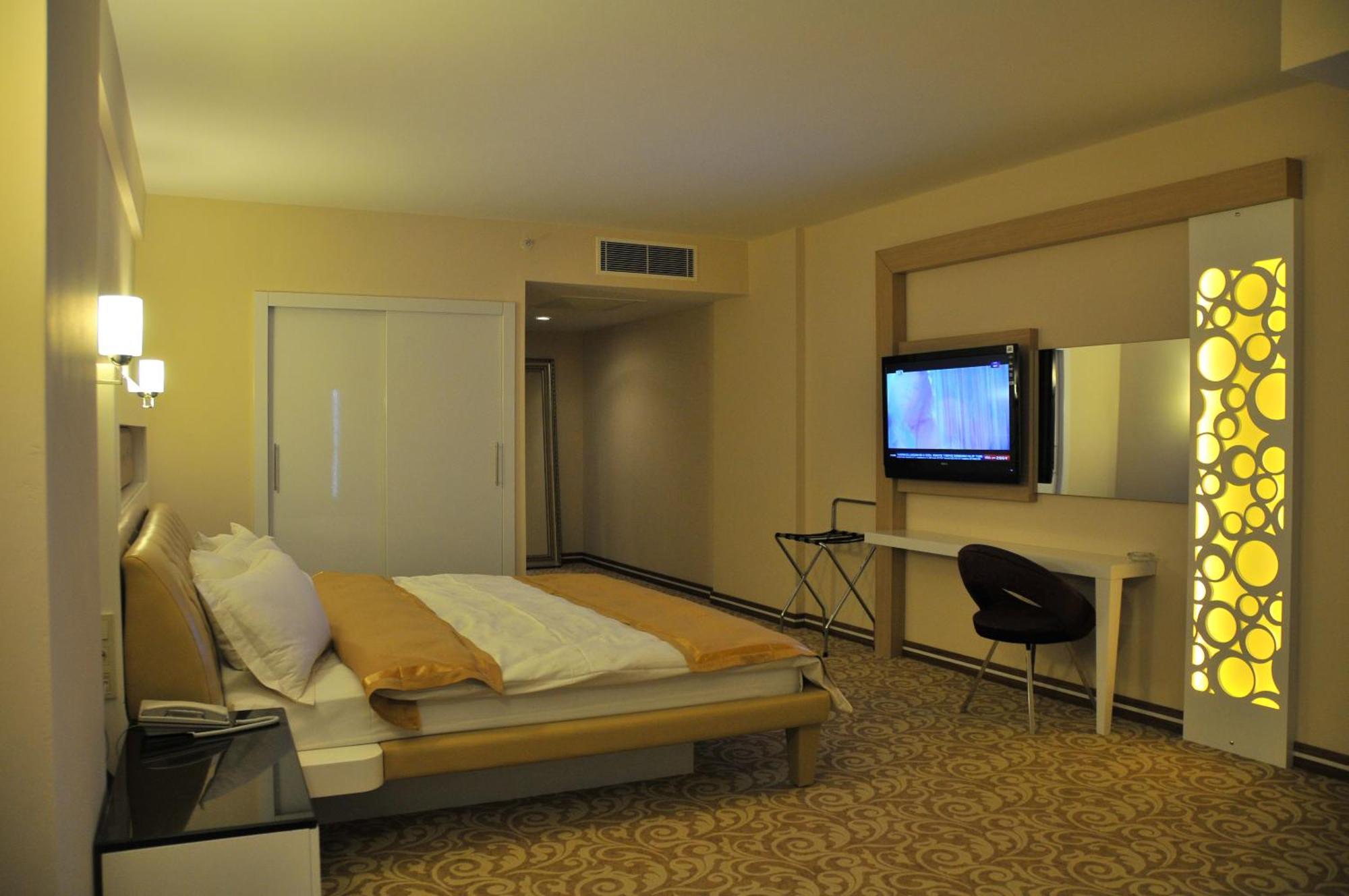 Ozpark Hotel Aksehir Exterior photo