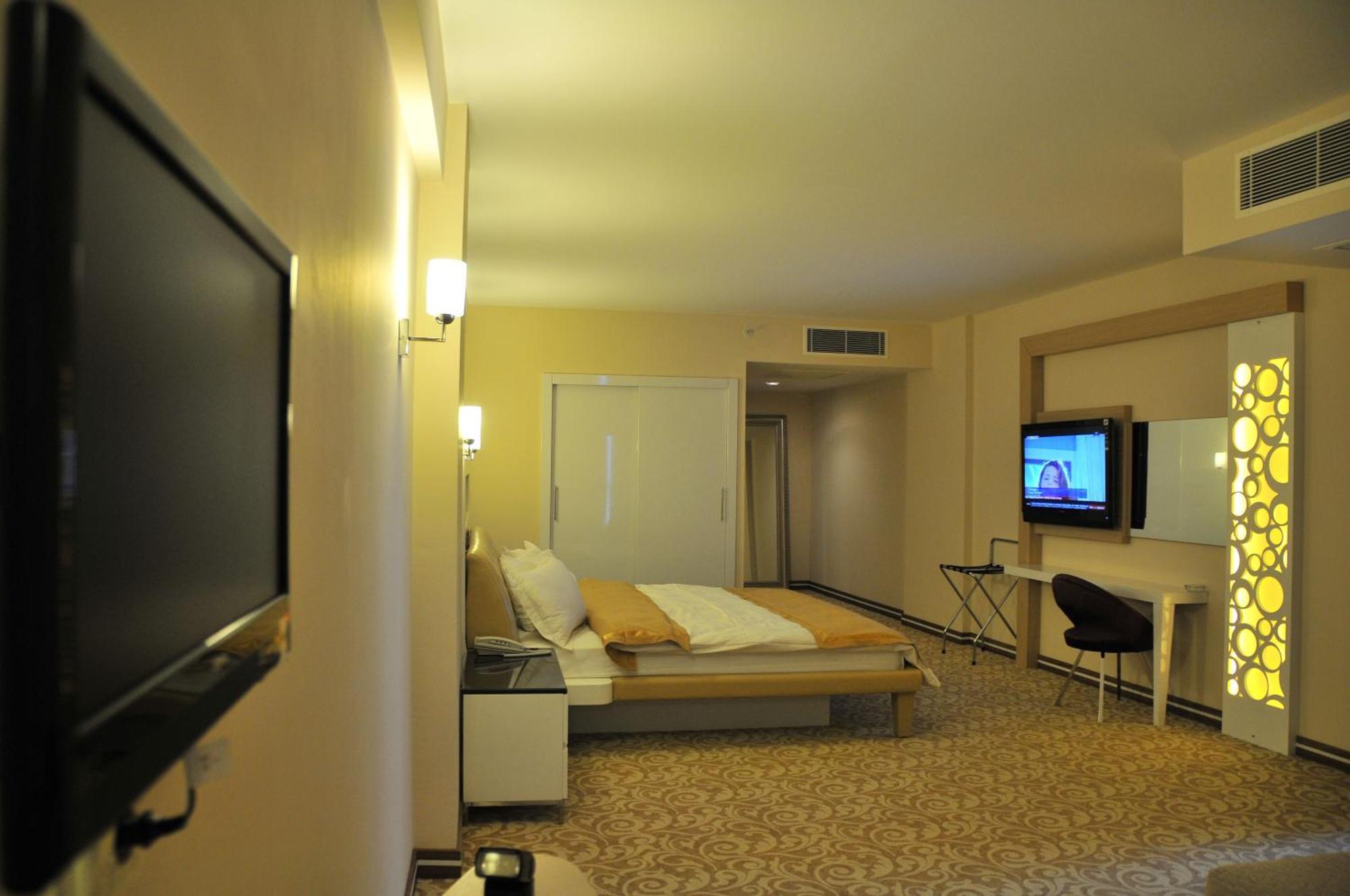 Ozpark Hotel Aksehir Exterior photo