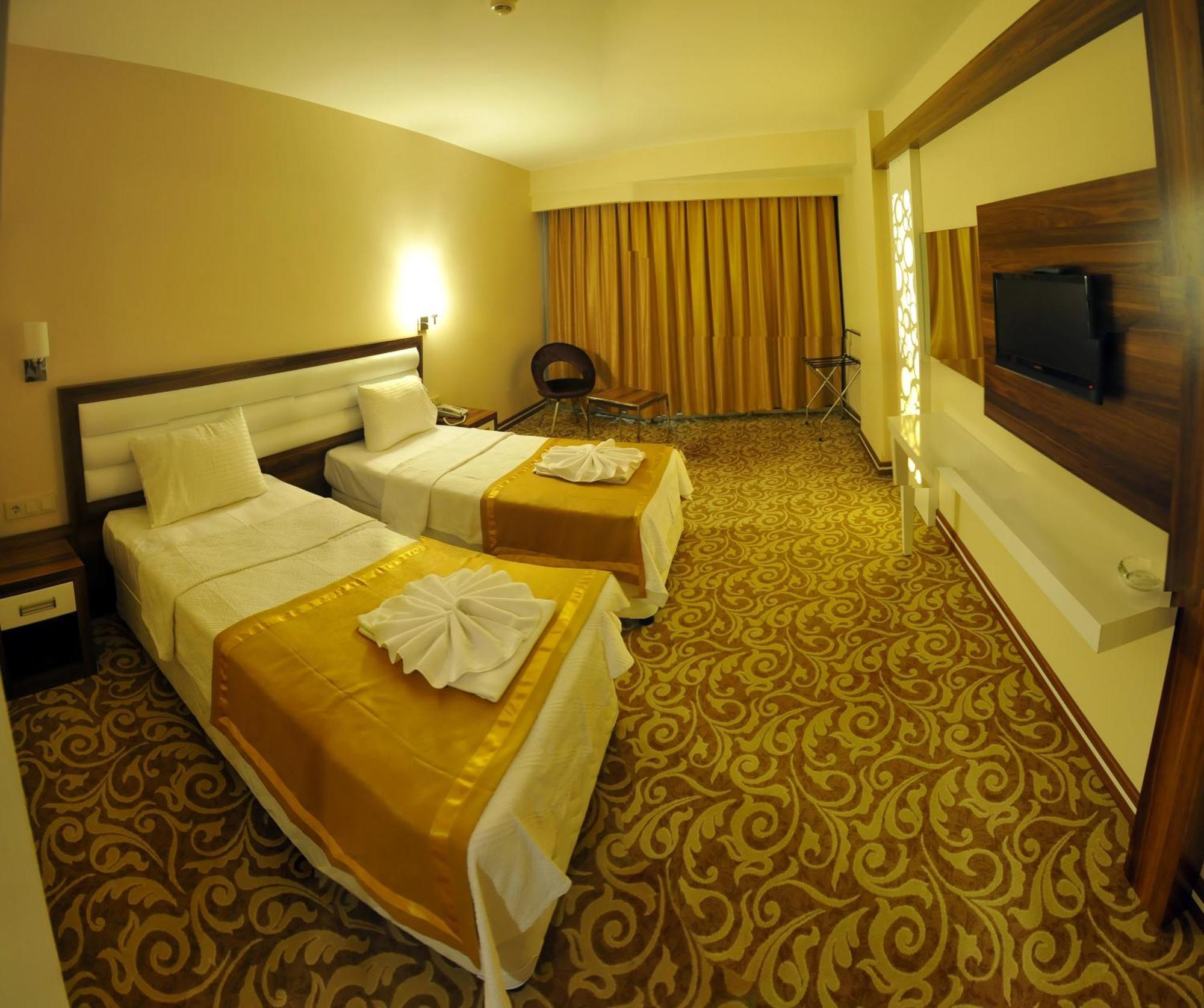 Ozpark Hotel Aksehir Exterior photo