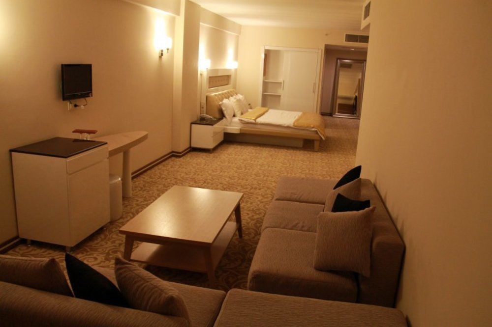 Ozpark Hotel Aksehir Exterior photo