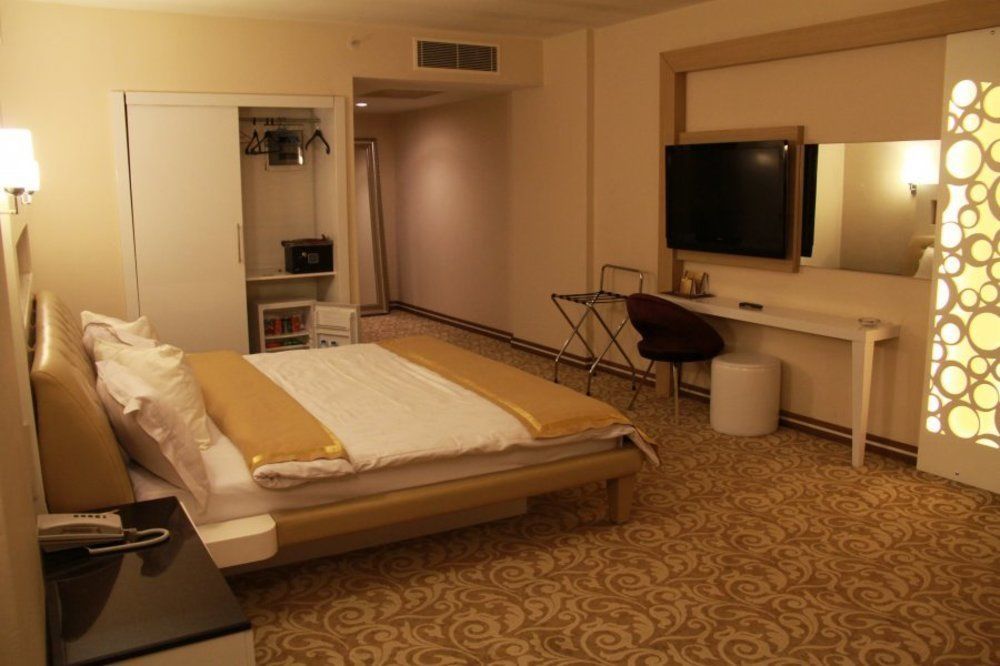 Ozpark Hotel Aksehir Exterior photo
